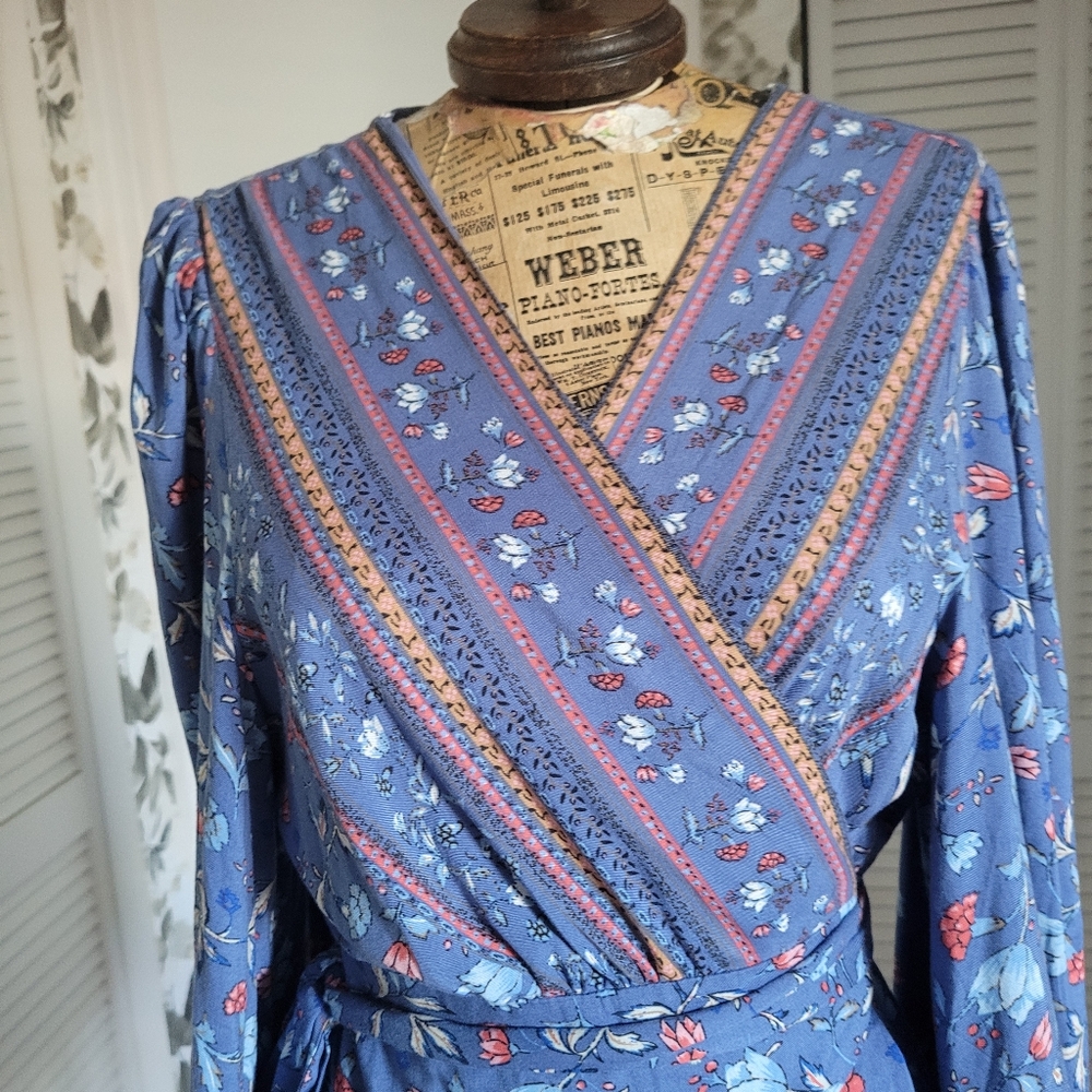 The Clothing Company Blue Floral Long Sleeve Mini Wrap Dress Sz Large - Picture 6 of 13